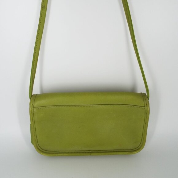Vintage COACH Dinky 9375 Lime Green Leather Turn Lock Crossbody Bag Made in USA - Picture 5 of 12